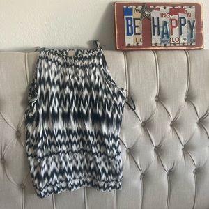 Women’s top sleeveless